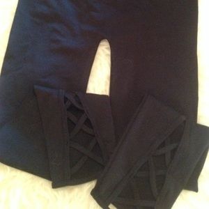 New! Luxe Junkie lattice capris 💕